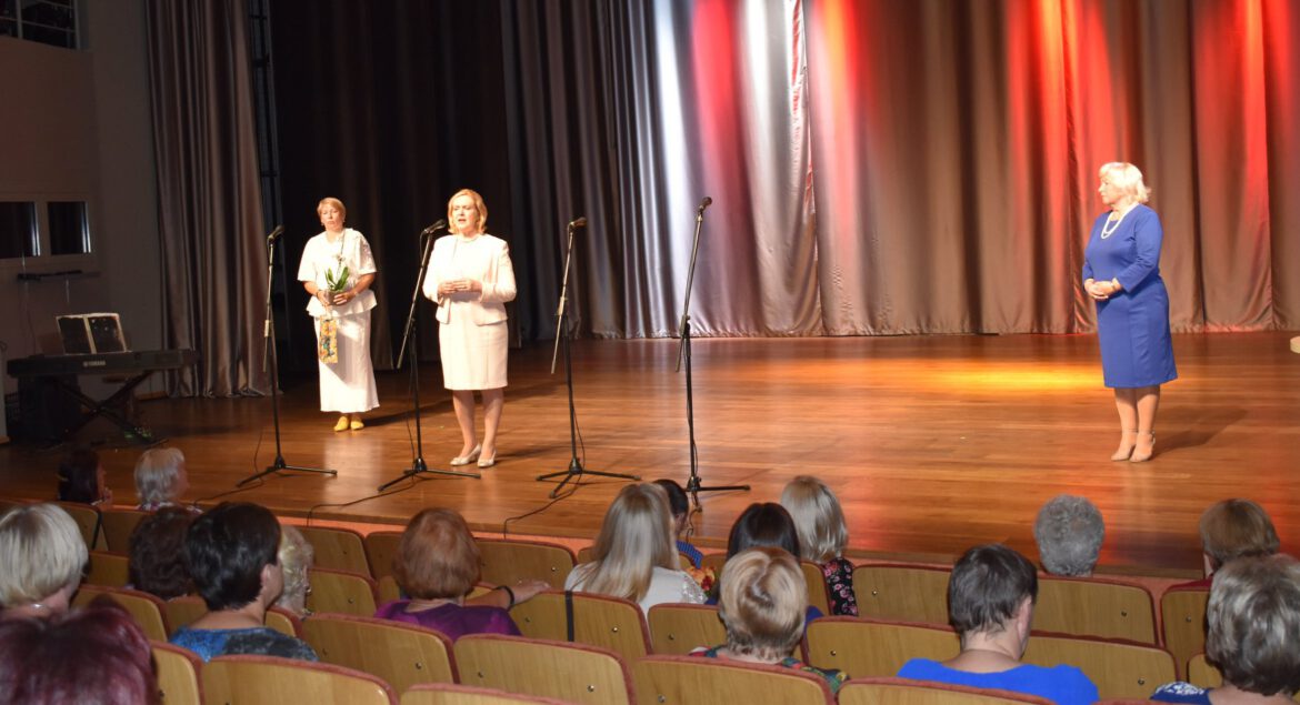 69301799 1136434283230537 172322819584032768 o