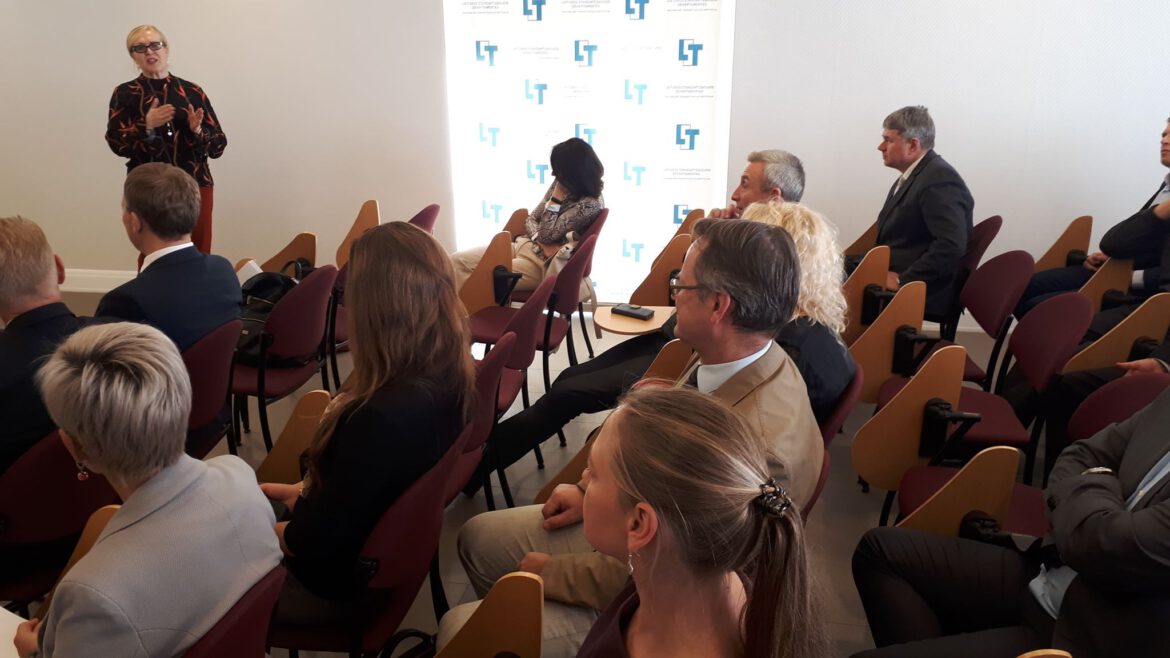 72398238 531067220987842 8900036242998034432 n