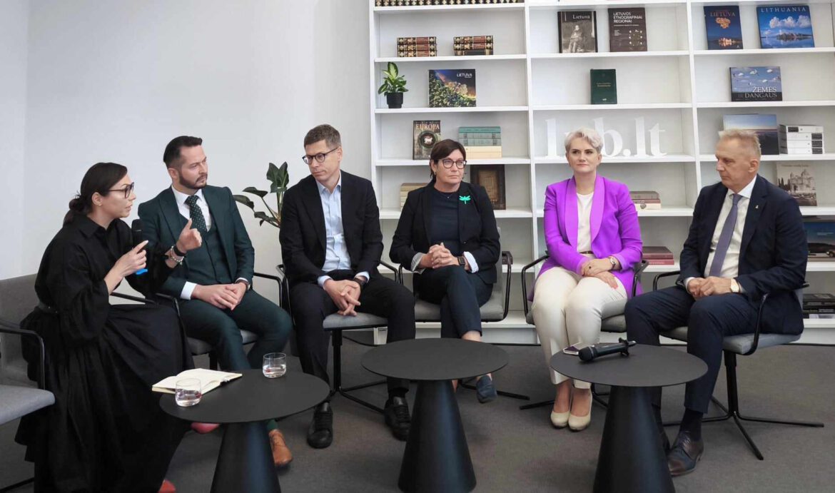 460342046_903368668323546_5537469640335579416_n